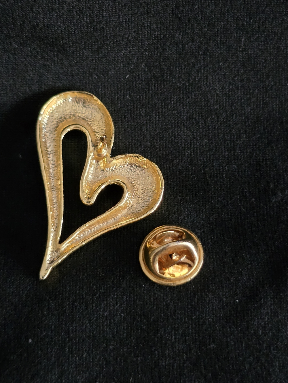 Heart Brooch Pin - Picture 4 of 5